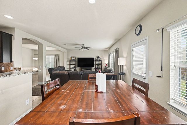 1107 Caspian Pt, San Antonio, TX 78245