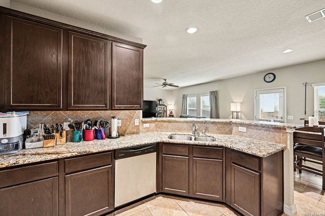 1107 Caspian Pt, San Antonio, TX 78245
