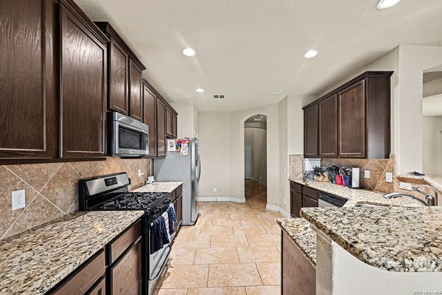 1107 Caspian Pt, San Antonio, TX 78245