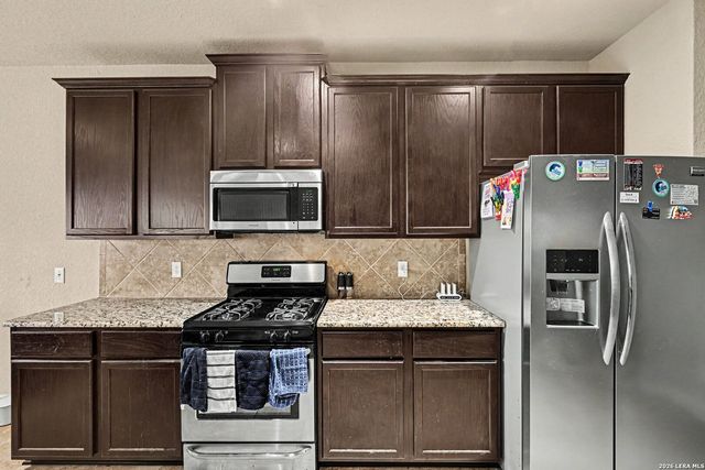 1107 Caspian Pt, San Antonio, TX 78245