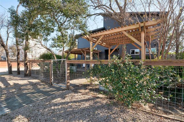 2009 E 14th ST, Austin, TX 78702