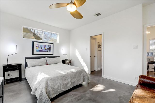 2009 E 14th ST, Austin, TX 78702