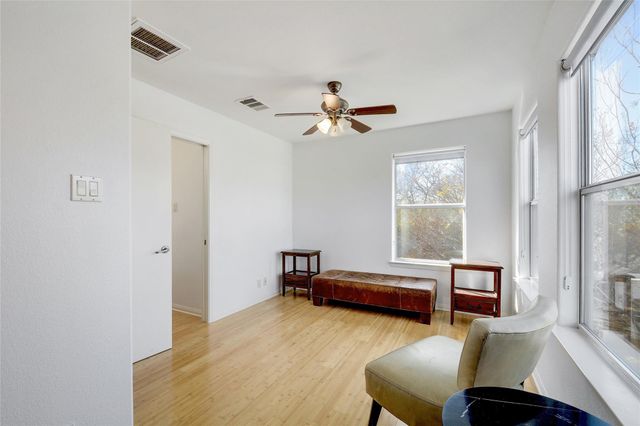 2009 E 14th ST, Austin, TX 78702
