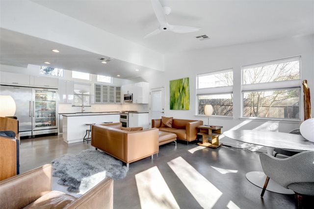 2009 E 14th ST, Austin, TX 78702