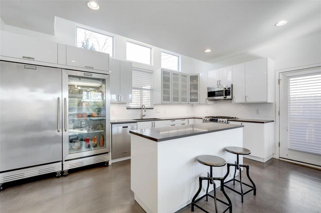 2009 E 14th ST, Austin, TX 78702
