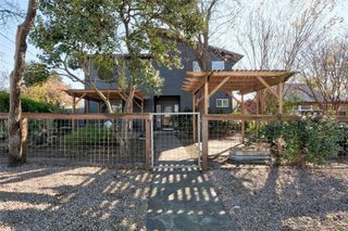 2009 E 14th ST, Austin, TX 78702