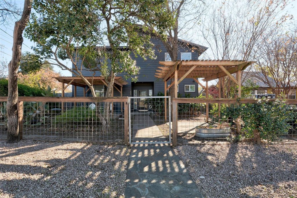2009 E 14th ST, Austin, TX 78702