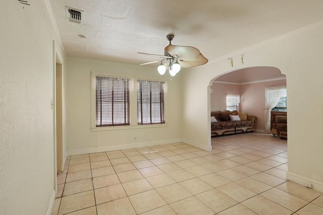 1885 Lucerne, Stockton, CA 95203