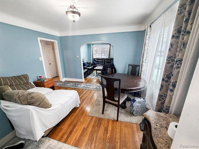 8805 Whitlock Avenue, Dearborn, MI 48126