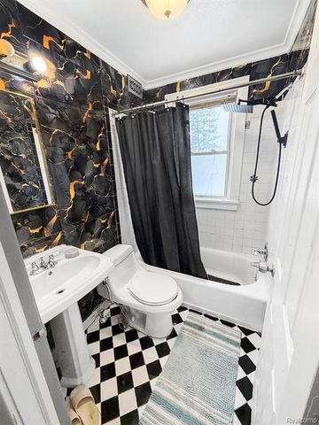 8805 Whitlock Avenue, Dearborn, MI 48126