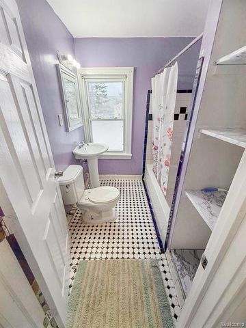 8805 Whitlock Avenue, Dearborn, MI 48126