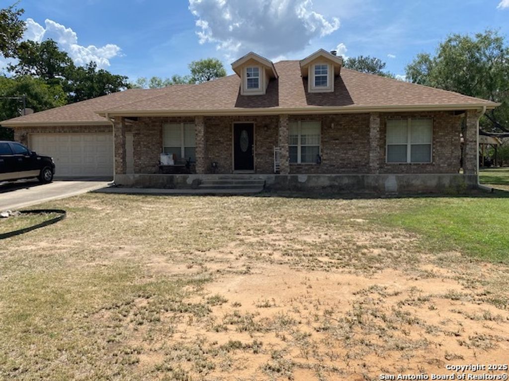 220 S Wind, Lytle, TX 78052