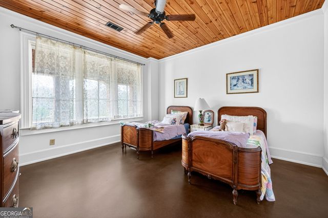 101 River Shoals Circle, Forsyth, GA 31029