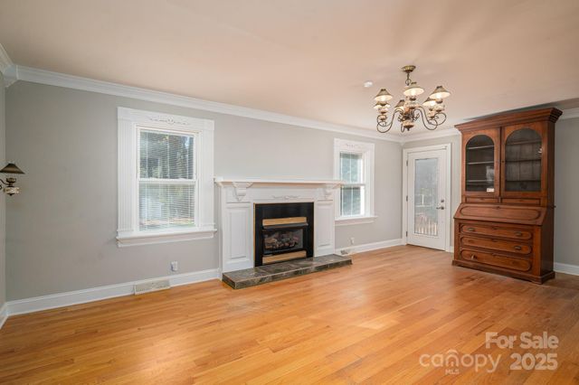 1131 Woodvale Avenue, Gastonia, NC 28054