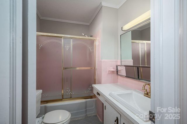 1131 Woodvale Avenue, Gastonia, NC 28054