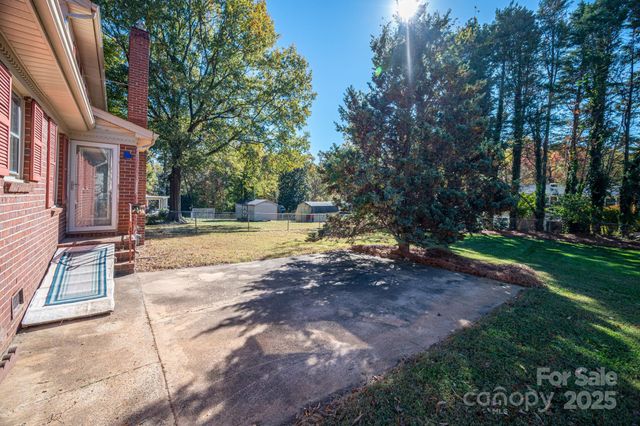 1131 Woodvale Avenue, Gastonia, NC 28054