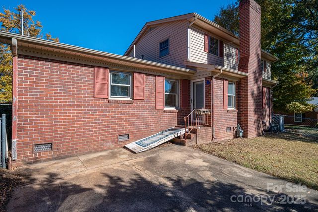 1131 Woodvale Avenue, Gastonia, NC 28054