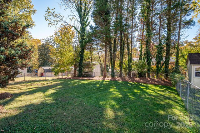 1131 Woodvale Avenue, Gastonia, NC 28054