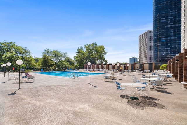 5455 N Sheridan Road 2003, Chicago, IL 60640