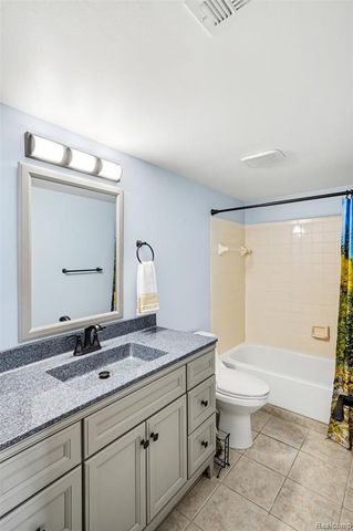 61156 Greenwood Drive, South Lyon, MI 48178