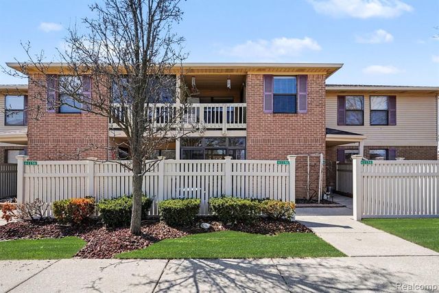 61156 Greenwood Drive, South Lyon, MI 48178