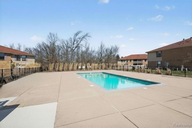 61156 Greenwood Drive, South Lyon, MI 48178