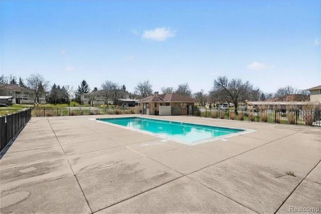 61156 Greenwood Drive, South Lyon, MI 48178