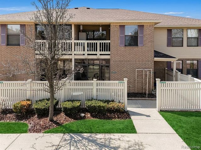 61156 Greenwood Drive, South Lyon, MI 48178