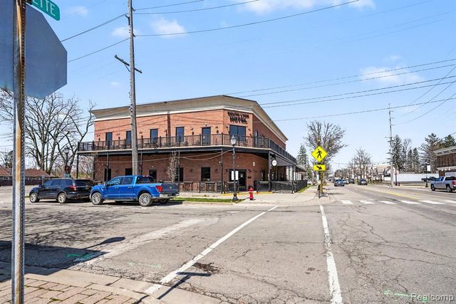 61156 Greenwood Drive, South Lyon, MI 48178
