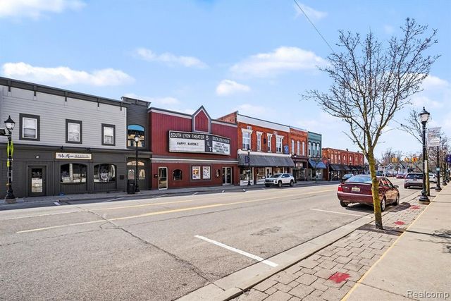 61156 Greenwood Drive, South Lyon, MI 48178