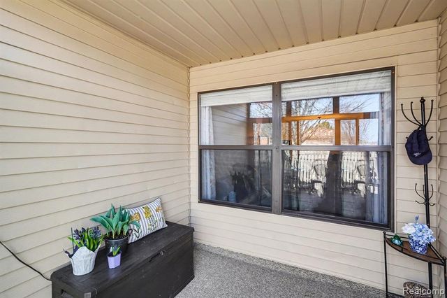 61156 Greenwood Drive, South Lyon, MI 48178