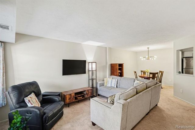 61156 Greenwood Drive, South Lyon, MI 48178