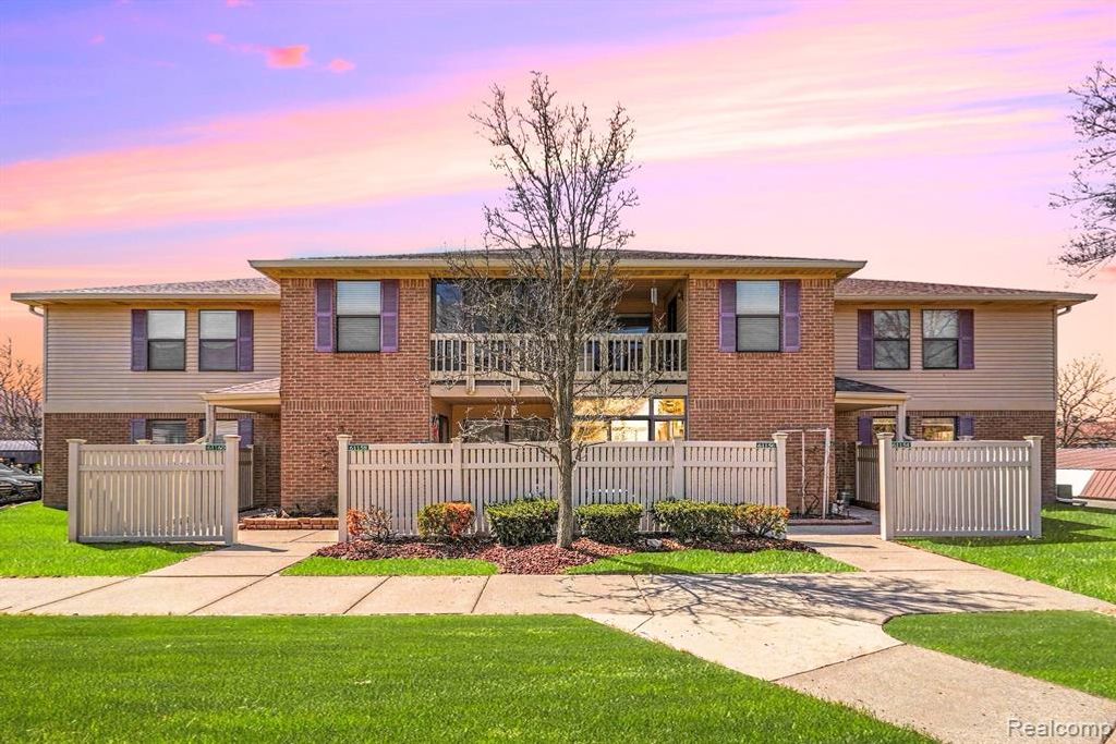 61156 Greenwood Drive, South Lyon, MI 48178