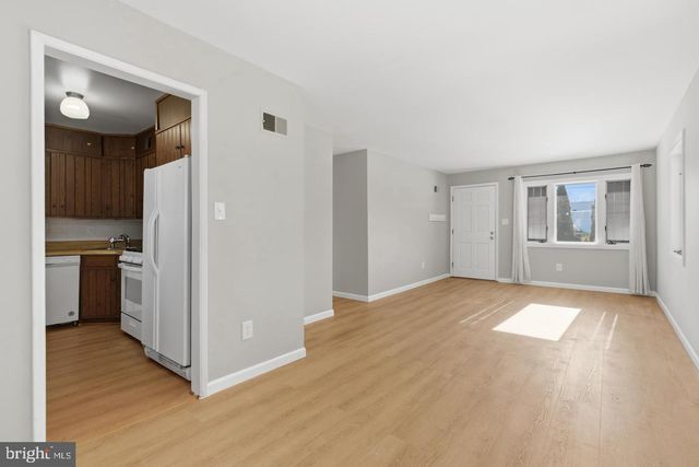 1813 OLMSTEAD DR, Falls Church, VA 22043