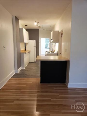 732 E Henry Street, Savannah, GA 31401