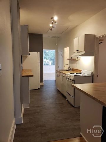 732 E Henry Street, Savannah, GA 31401