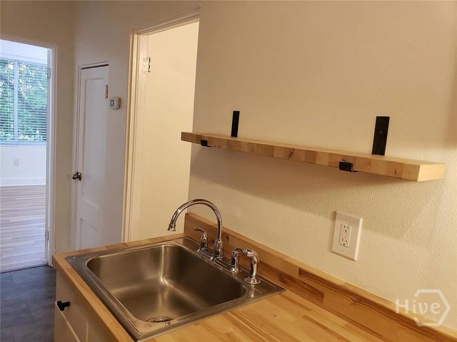 732 E Henry Street, Savannah, GA 31401