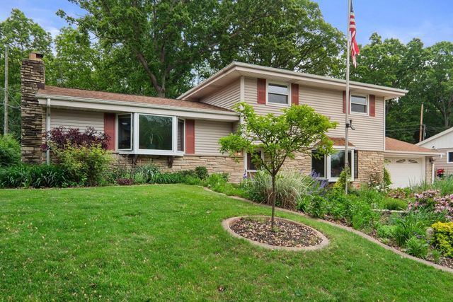 N91W17752 Saint Regis DRIVE, Menomonee Falls, WI 53051