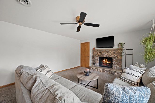 N91W17752 Saint Regis DRIVE, Menomonee Falls, WI 53051