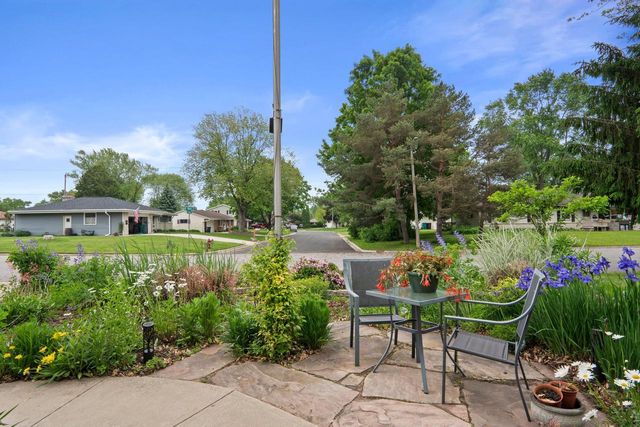 N91W17752 Saint Regis DRIVE, Menomonee Falls, WI 53051