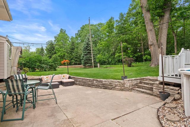 N91W17752 Saint Regis DRIVE, Menomonee Falls, WI 53051