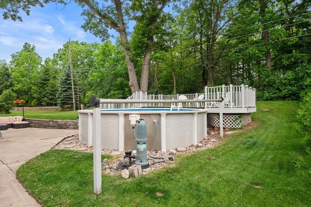 N91W17752 Saint Regis DRIVE, Menomonee Falls, WI 53051
