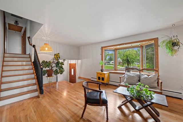 N91W17752 Saint Regis DRIVE, Menomonee Falls, WI 53051