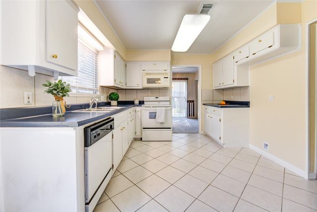 1927 Ash Meadow Drive, Houston, TX 77090