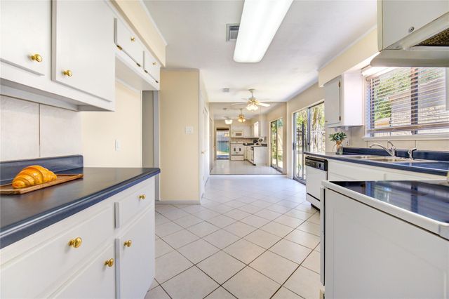 1927 Ash Meadow Drive, Houston, TX 77090