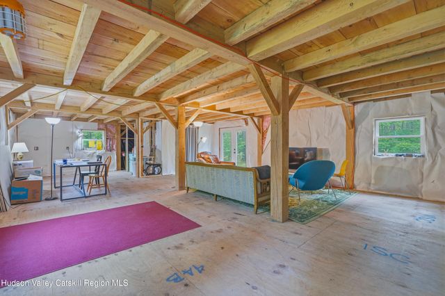 143 Manorkill Road, Saugerties, NY 12477
