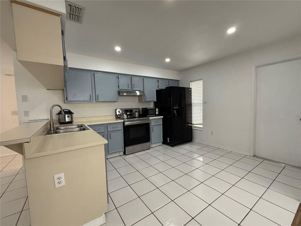Image 17 of property listing at 14022 CITRUS POINTE DRIVE, Tampa, FL 33625