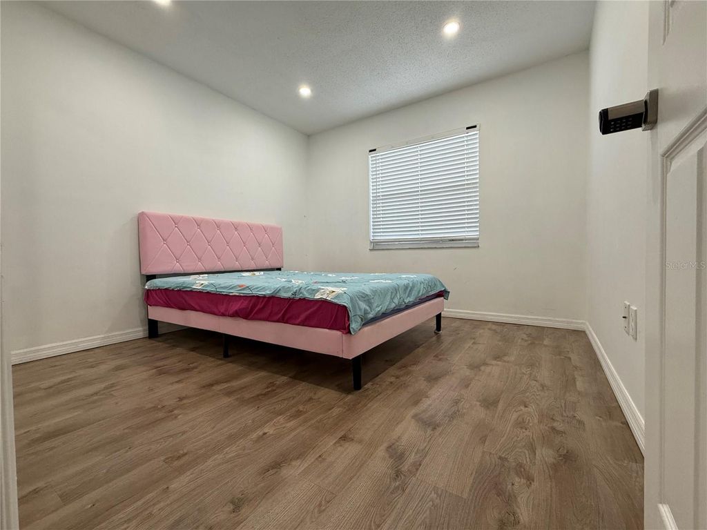 Image 19 of property listing at 14022 CITRUS POINTE DRIVE, Tampa, FL 33625