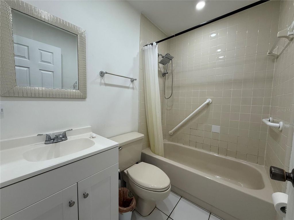 Image 24 of property listing at 14022 CITRUS POINTE DRIVE, Tampa, FL 33625