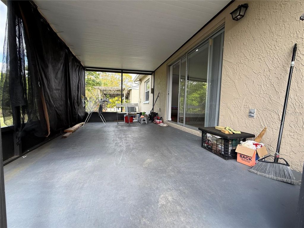 Image 28 of property listing at 14022 CITRUS POINTE DRIVE, Tampa, FL 33625